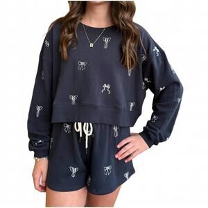 NEW CHASER tossed bows crop sweatshirt in blue